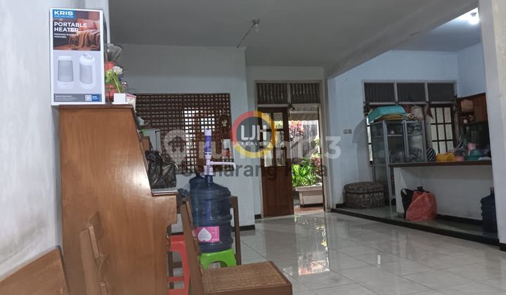 House on Slamet Riyadi Street House on Slamet Riyadi Street