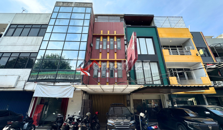 Ruko 4 Lantai Lokasi Strategis di Kebayoran Baru Jakarta Selatan Ruko 4 Lantai Lokasi Strategis di Kebayoran Baru Jakarta Selatan