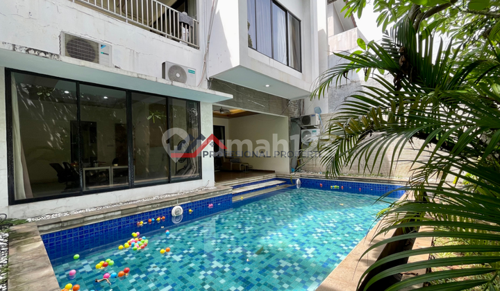 Modern Minimalis House Dekat Mall Cilandak Town Square di Cilandak, Jakarta Selatan Modern Minimalis House Dekat Mall Cilandak Town Square di Cilandak, Jakarta Selatan