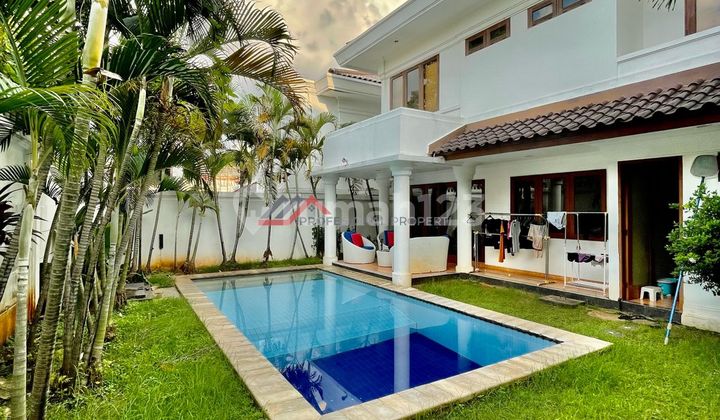 Rumah Bagus Dalam Town House Private Pool di Pejaten Barat