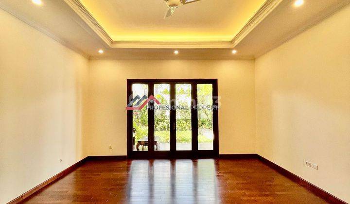 Rumah Mewah Kolam Renang Asri Dalam Perumahan Dekat pondok Inddah Jakarta Selatan