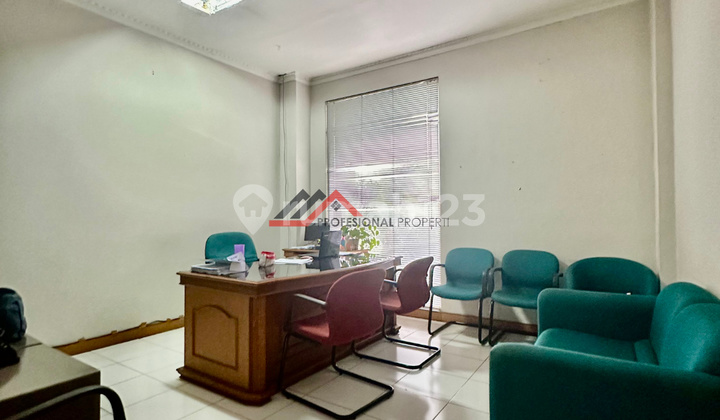 Rumah Kantor Izin Komersil Harga Bagus di Kebayoran Baru,jakarta Selatan