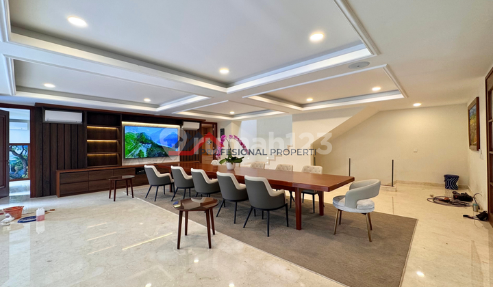 Brand New Luxury House Fully Furnished & Private Lift At Kemang Dalam, Jakarta Selatan 2