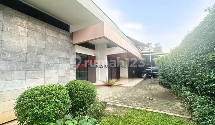 Nice House in Bendi Kebayoran Lama Suitable for a Residence in Kebayoran Lama, South Jakarta