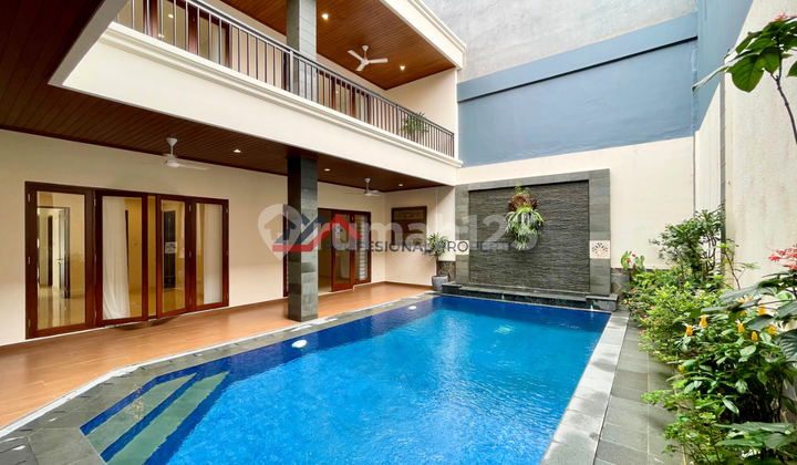 Rumah Baru Mewah Dalam Komplek di Lebak Bulus, Jakarta Selatan