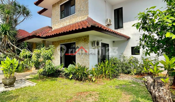 Rumah Tropical Modern Asri Kolam Rena Di Kemang Jakarta Selatan