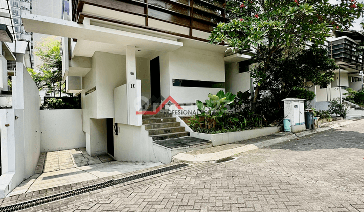 Rumah Dalam Cluster Elite Di Area Kemang Raya, Jaksel 1