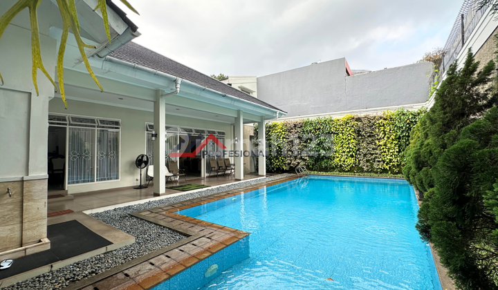 Rumah Kokoh Siap Huni Taman Luas Dekat MRT Fatmawati di Lebak Bulus, Jakarta Selatan Rumah Kokoh Siap Huni Taman Luas Dekat MRT Fatmawati di Lebak Bulus, Jakarta Selatan