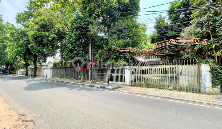 Rumah Lama Hitung Tanah di Cilandak, Jakarta Selatan