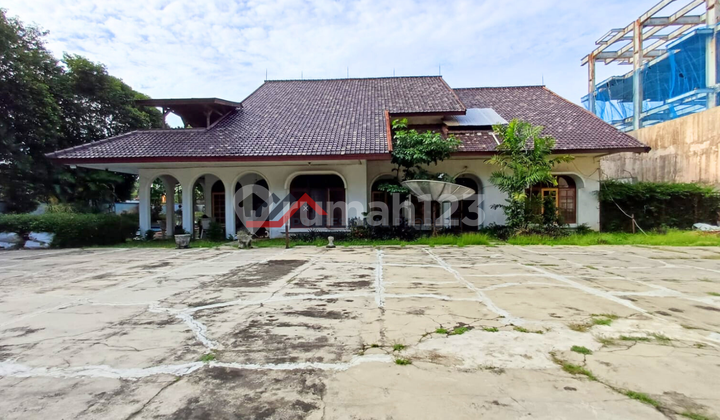 House and Land at Strategic Corner Commercial Area by Attractive Roadside in Lebak Bulus, South Jakarta