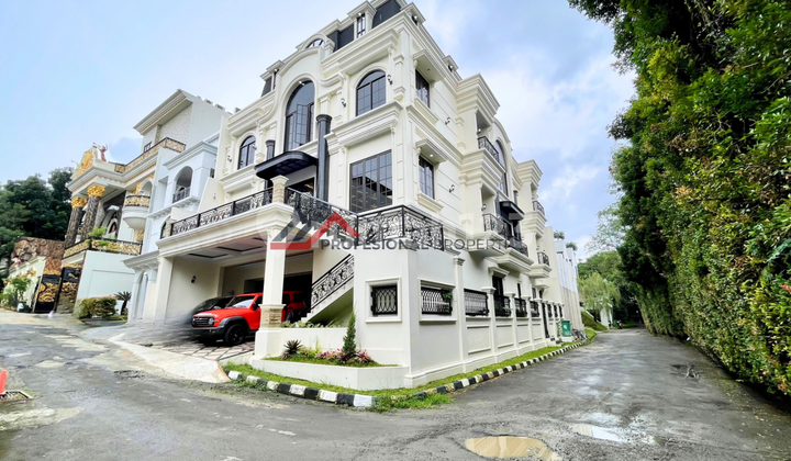 Brand New American Style Townhouse in Cipete, South Jakarta Brand New American Style Townhouse in Cipete, South Jakarta