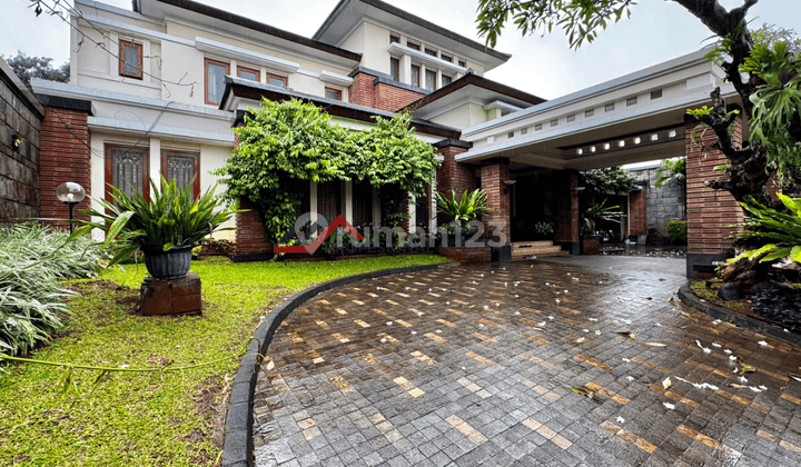 Rumah Mewah Halaman Luas Dan Asri Dalam komplek di Pancoran, Jakarta Selatan Rumah Mewah Halaman Luas Dan Asri Dalam komplek di Pancoran, Jakarta Selatan