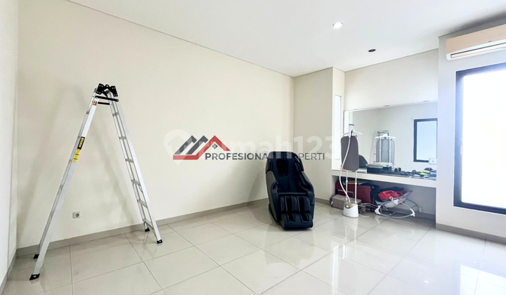 Ready-to-Occupy House at an Attractive Price, Rare Find in Cipete, South Jakarta 2