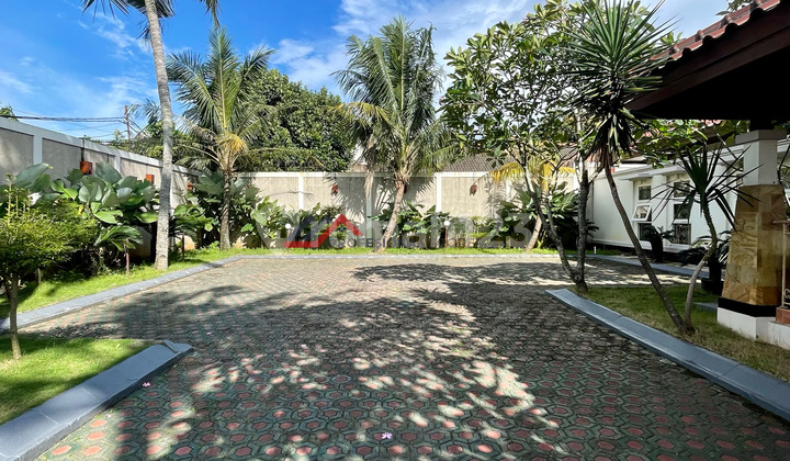 Luxury Modern Classic House in Jagakarsa, South Jakarta 2