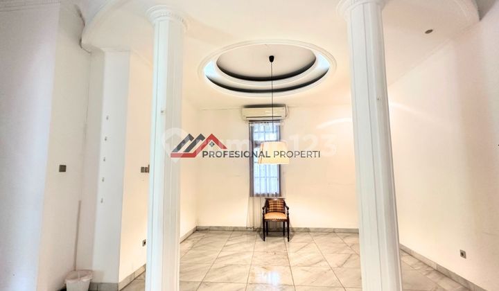 Rumah Vila Bagus Taman Luas Kolam Renang Di Kemang Jakarta Selatan 2