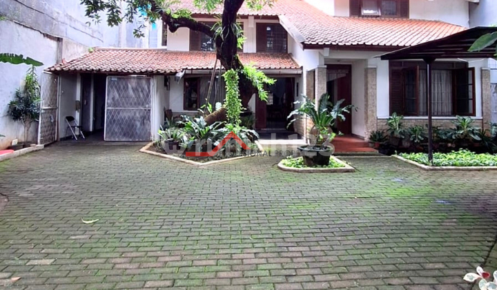 Rumah Lama Terawat Siap Hui Dekat Ke Jalan Besar di Cilandak, Jakarta Selatan 1