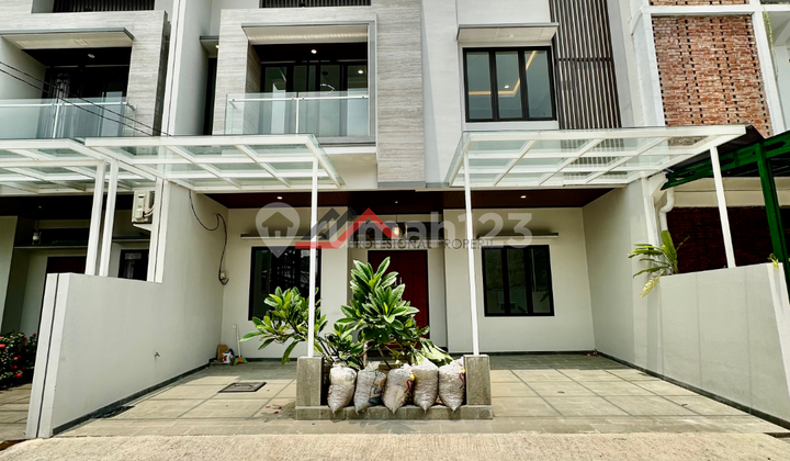 Rumah Baru Dengan Modern Desain di Kebayoran Baru, Jakarta Selatan