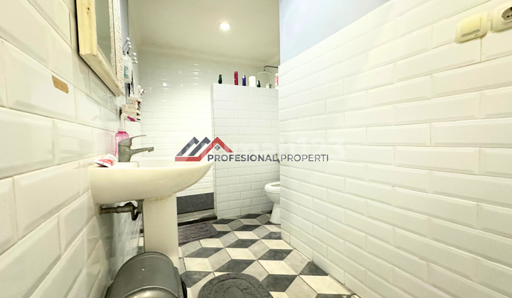 Rumah Bagus di Pejaten Barat dengan Swimming Pool Lingkungan Asri di Pejaten, Jakarta Selatan 2