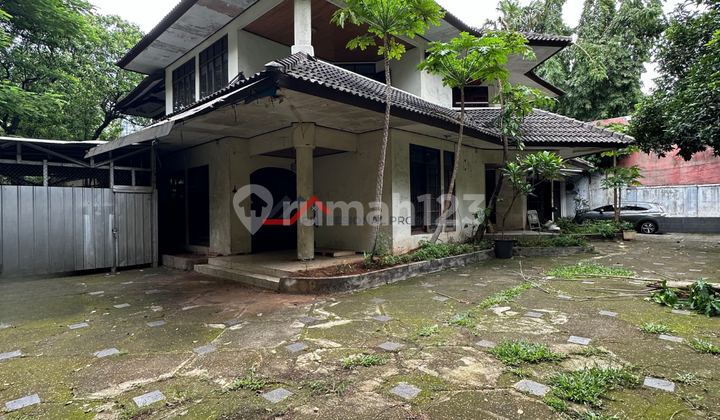 Rumah Hitung Tanah Lokasi Selangkah ke SCBD dan Blok M di Kebayoran Baru, Jakarta Selatan