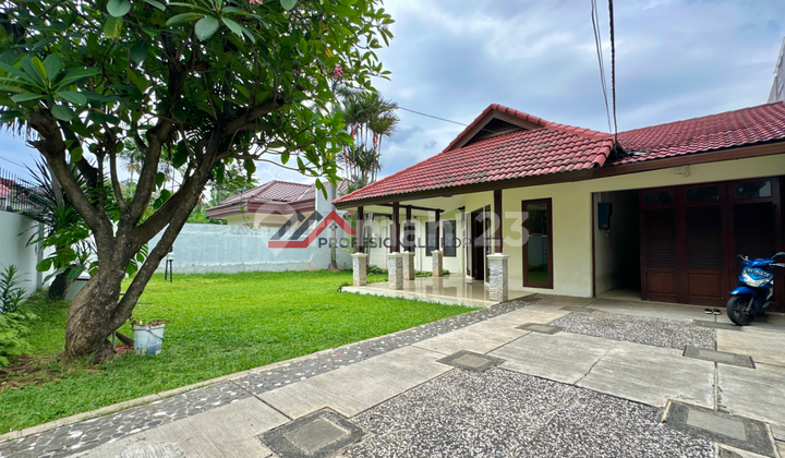 Rumah Terawat Siap Huni Dalam Komplek Ampera Jakarta Selatan