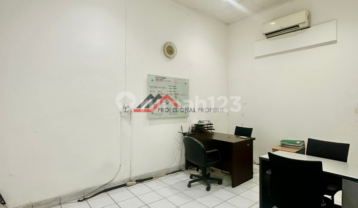 Rumah Bagus Ex Kantor Lokasi Bagus Siap Huni