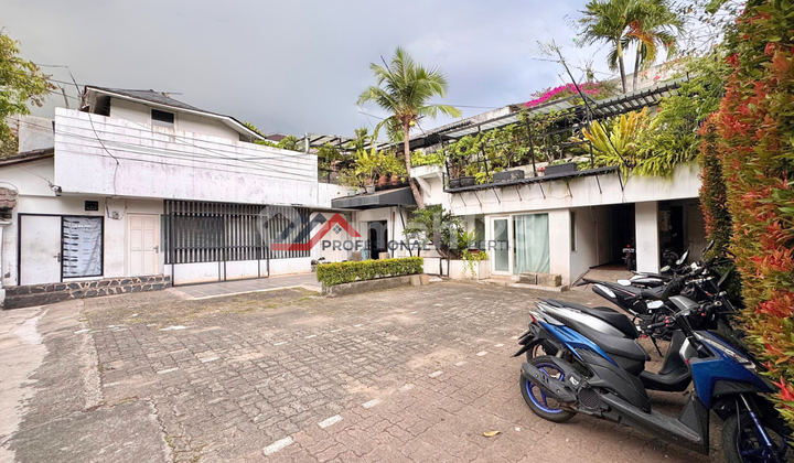 Old House, Land Only, Suitable for Business in Kemang, South Jakarta 2