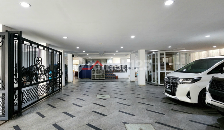 Rumah Mewah Full Furnished Tinggal Bawa Koper Saja di Kemang, Jakarta Selatan 2