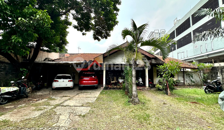Rumah Lama Hitung Tanah Area Komersil di Cawang, Jakarta Timur Rumah Lama Hitung Tanah Area Komersil di Cawang, Jakarta Timur