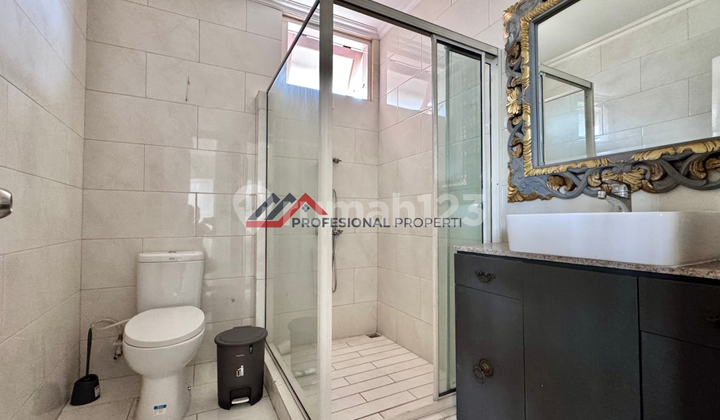Ready-to-Occupy House in an Elite Complex in Cinere, Depok 2