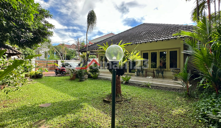 Rumah Classic Halaman Luas Dekat Antasari Raya di Cipete, Jakarta Selatan 1
