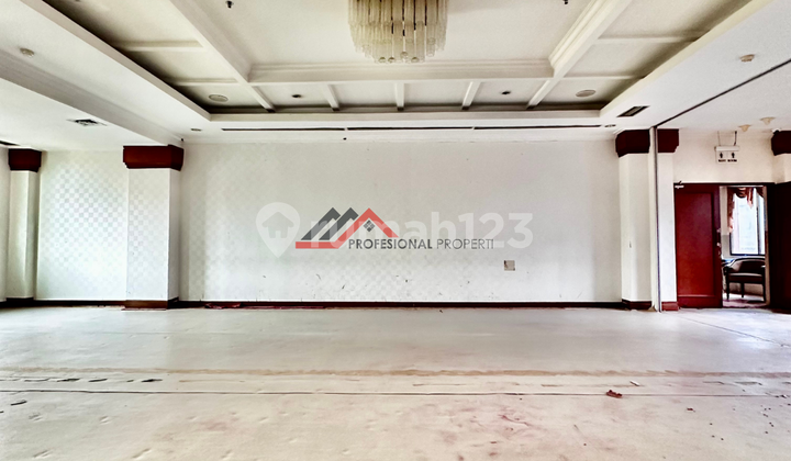 Hotel 9 Lantai Zona Komersil Harga Dibawah NJOP di Mampang Prapatan, Jakarta Selatan