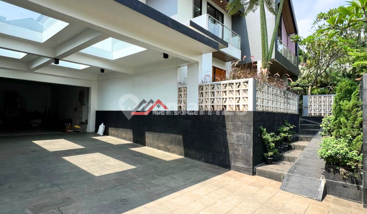 Modern Tropical House in a Complex in Cinere, South Jakarta