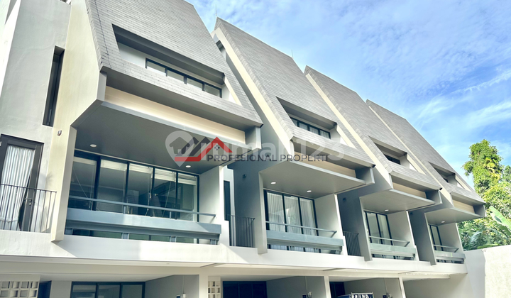 Rumah Brand New Dalam Townhouse di Kemang, Jakarta Selatan