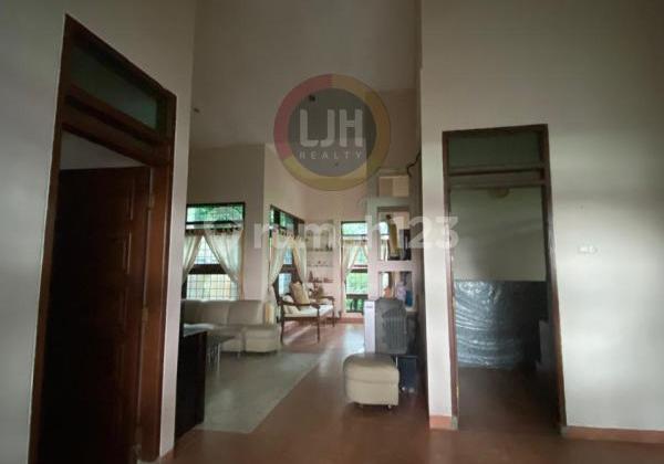 Rumah villa di jalan Rindang Asih 2