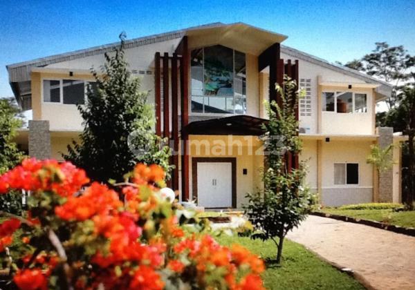 Retreat building in the West Ungaran area. 1