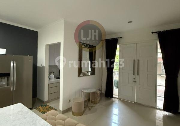 Rumah mewah di Paramount Village 1