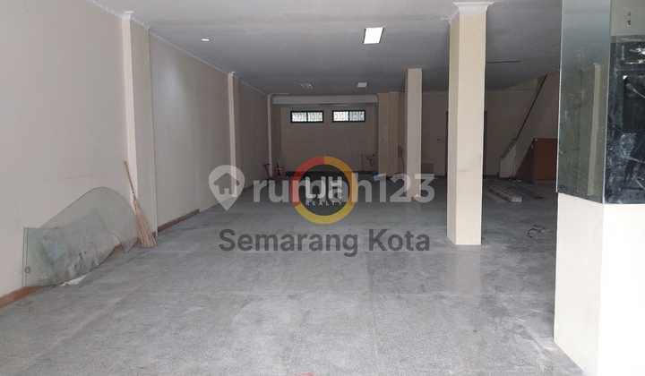 Ruko di jalan Gajahmada 1