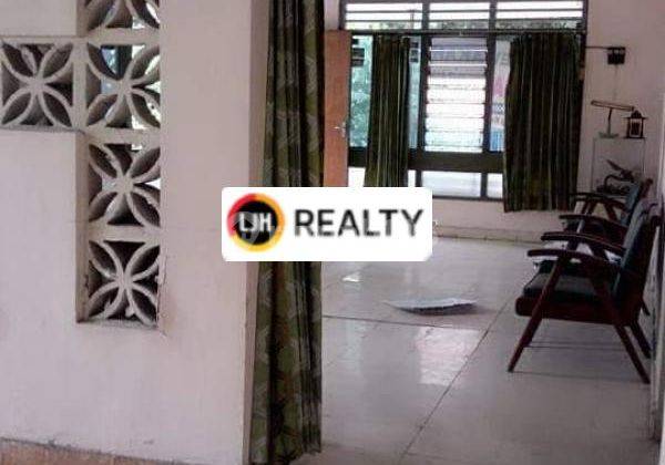 Rumah cocok untuk usaha di jalan Kumudasmoro 2