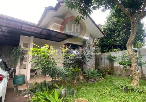 Rumah villa di jalan Rindang Asih