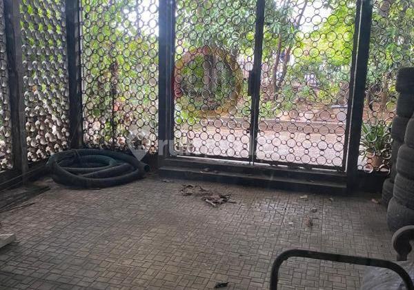 Commercial building on Ahmad Yani Street