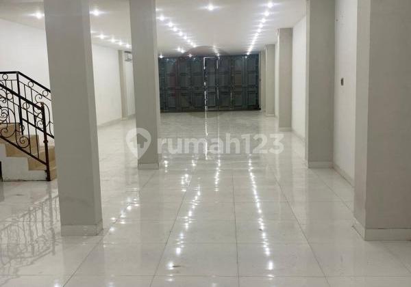 Nice shop house on Sukowati Street 1