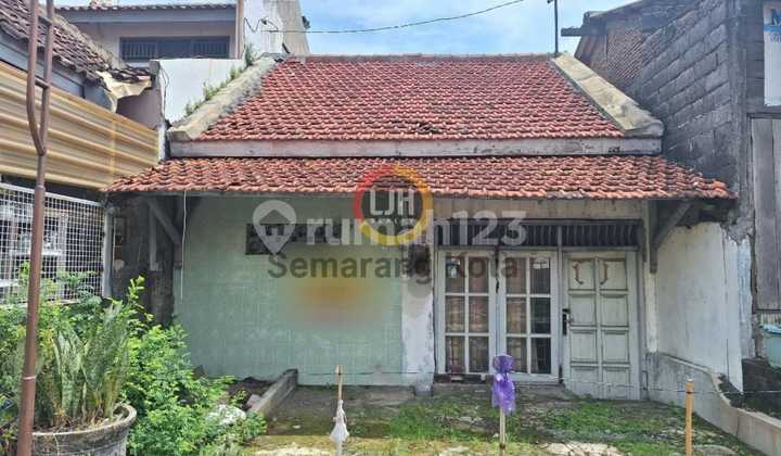 House on Pesanggrahan Road, East Semarang Area, 1 Floor, 1300 W Electricity, Tap Water 2