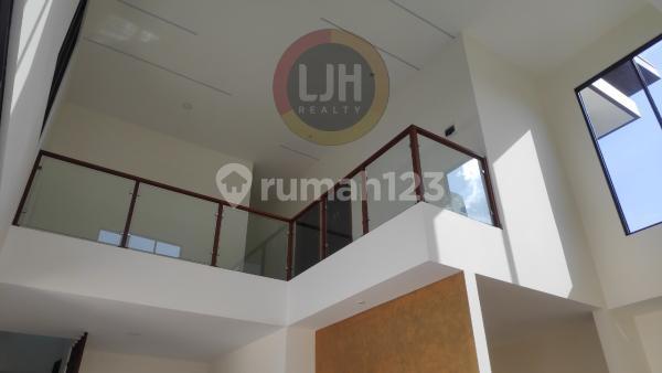Rumah siap huni di Puri Anjasmoro 2
