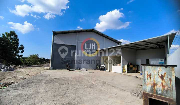 Warehouse in the Candi Industrial Area.