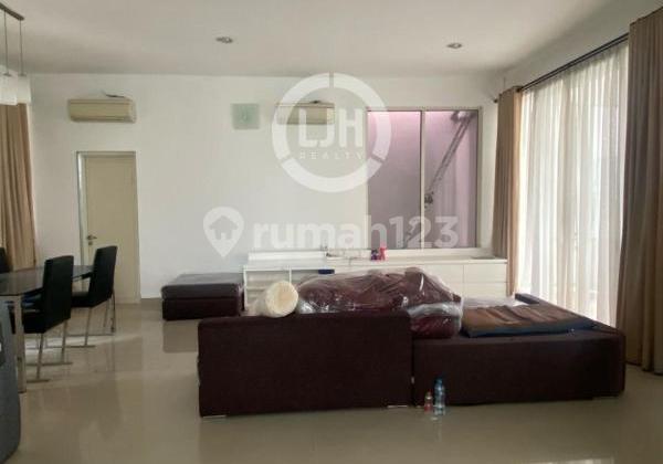 Rumah Mewah di Graha Candi Golf 1