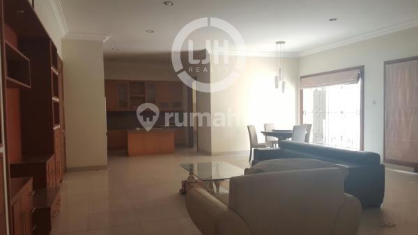 Luxury House on Slamet Street 2