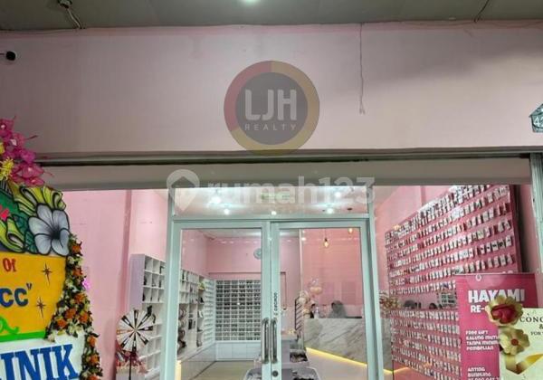 Commercial shop house on Hayam Wuruk Street 2