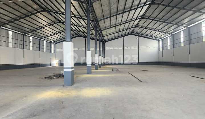 Gudang Baru Di Kawasan Industri Candi