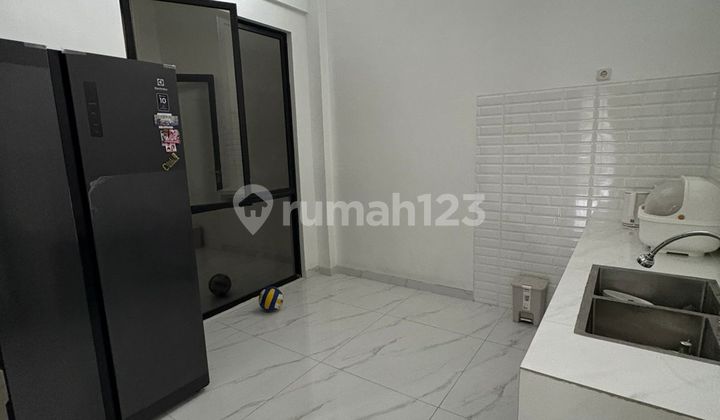 Quick Sale Beautiful New House in Suvarna Sutera Near Toll Road 2