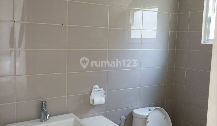 Disewakan Rumah Suvarna Cluster Chiara 2 Lantai Rapi Apik Siap Huni 5
